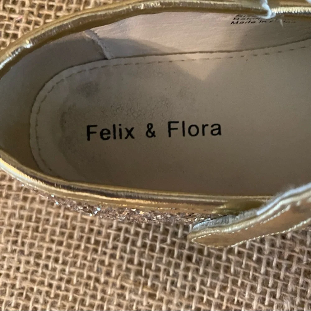 Girls FELIX & FLORA Gold Glitter Ballet Flat Style Shoes Size 10